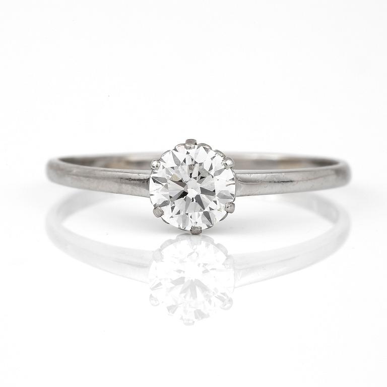 ENSTENRING, med briljantslipad diamant, ca 1,03 ct, Sven Holström, Stockholm, 1928. Platina.