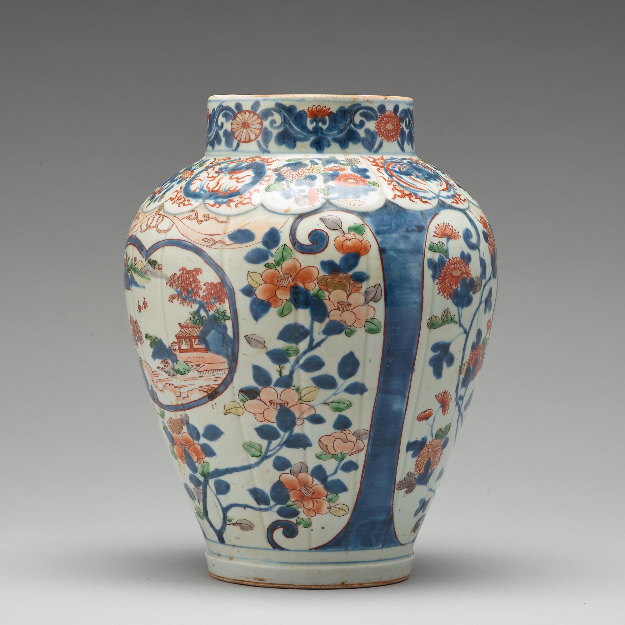 A blue and white Japanese jar, Edo period, 17th Century.