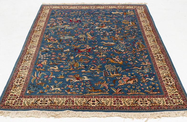 An oriental carpet, circa 274 x 186 cm.
