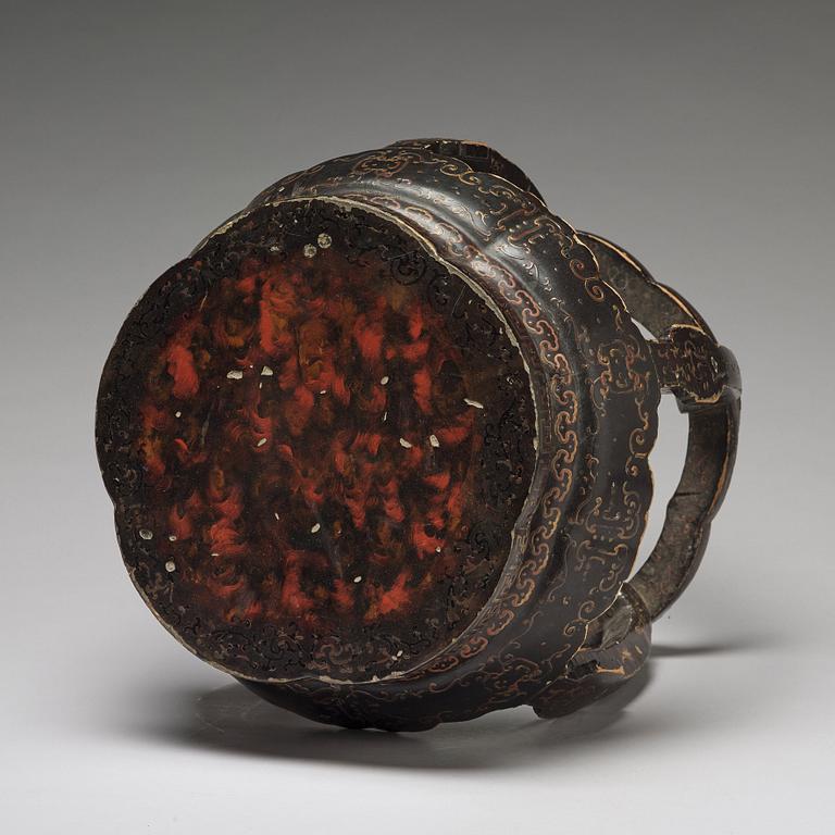 A wooden barrel shaped stool, late Qing dynasty, circa 1900.