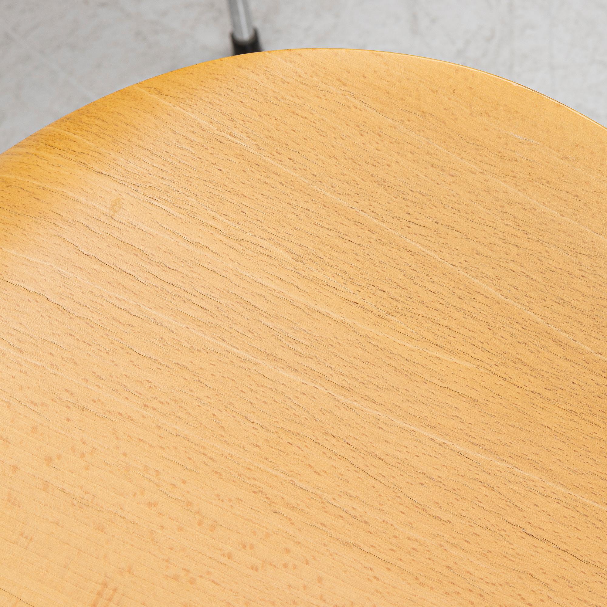 Arne Jacobsen, stolar, 4 st, "Sjuan", Fritz Hansen, Danmark, 1979.