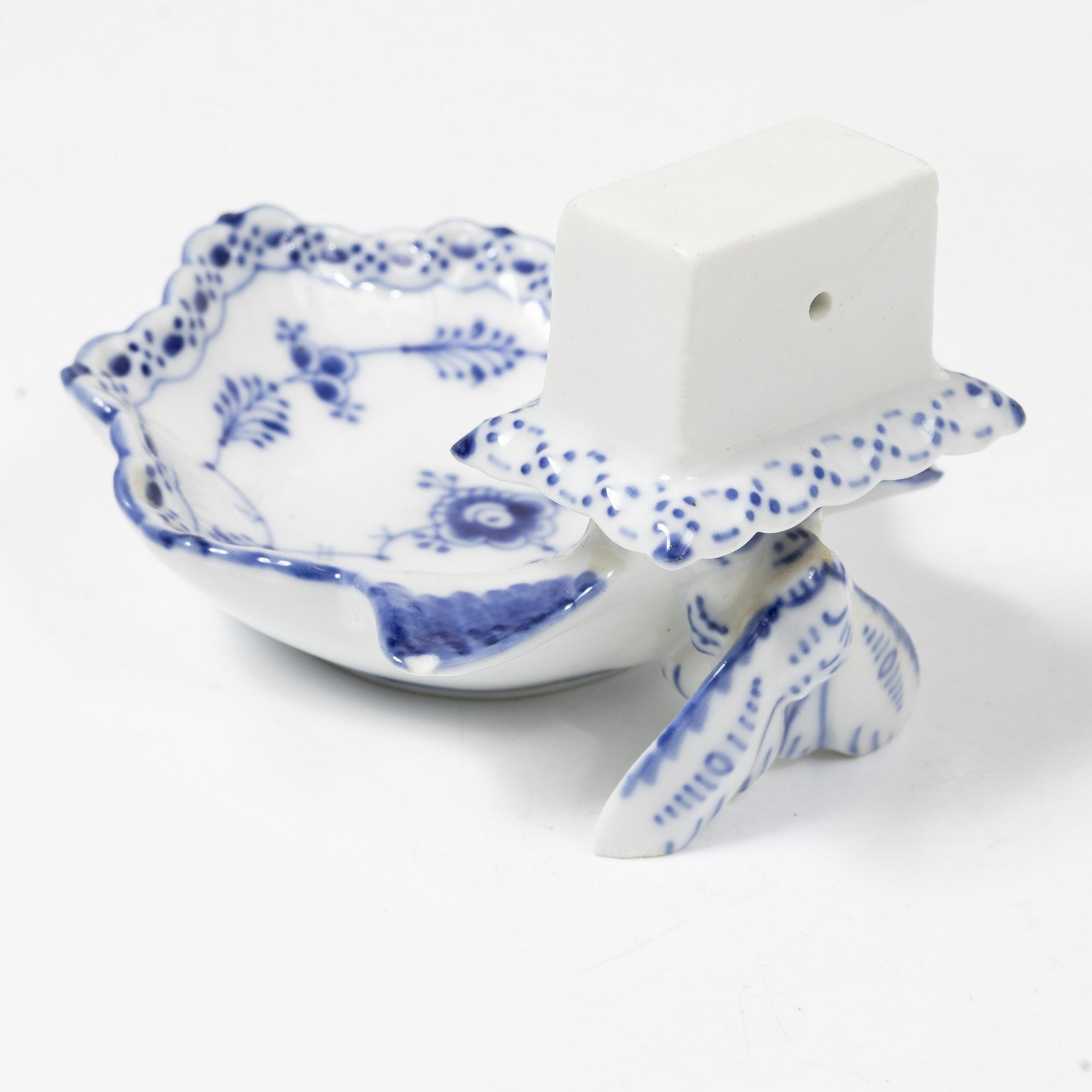 Royal Copenhagen, A part Royal Copenhagen blue fluted coffee service, Denmark, 20th century. (33 pieces).