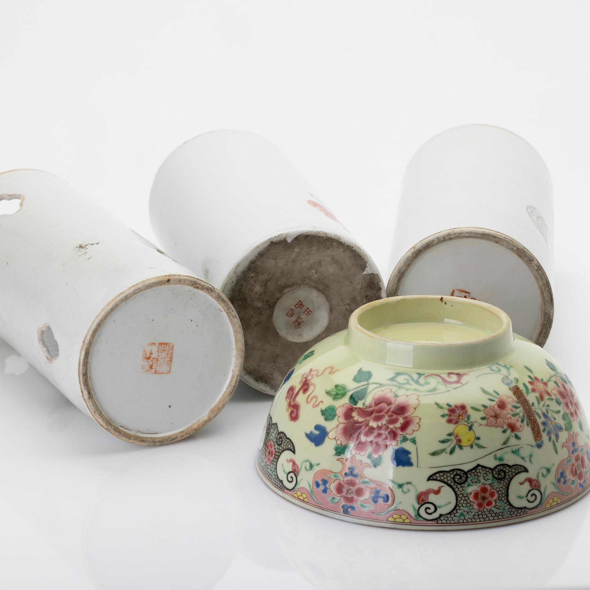 Lot of porcelain, 4 pieces, wig stands/brush pots and a bowl, China, 20th century.