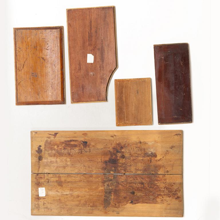 Paneler, fem stycken, trä. Sen Qingdynasti.