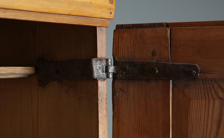 SKÅP, s k kronskåp, allmoge, 1800-tal.