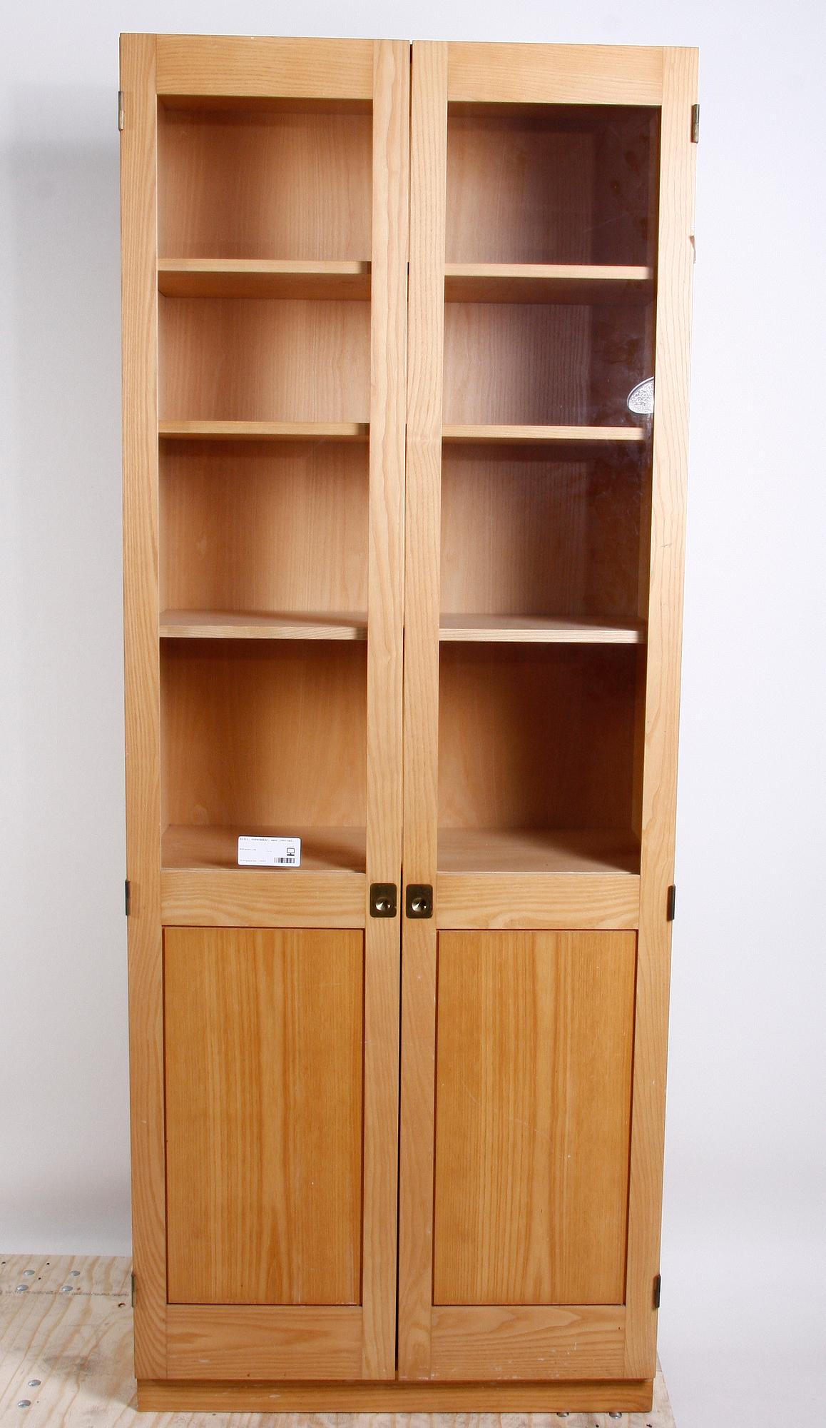 VITRINSKÅP, sent 1900-tal.