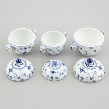 A tureen with cover and three sugar boxes with covers, "Blue Fluted"/"Musselmalet", Royal Copenhagen.