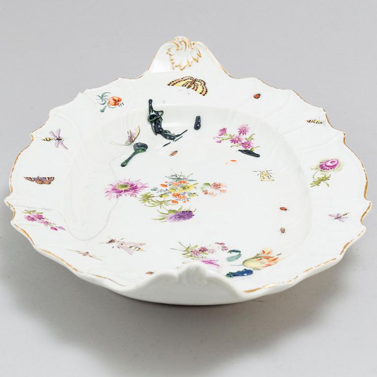 A Meissen porcelain tureen with cover and matching dish, 19th century.