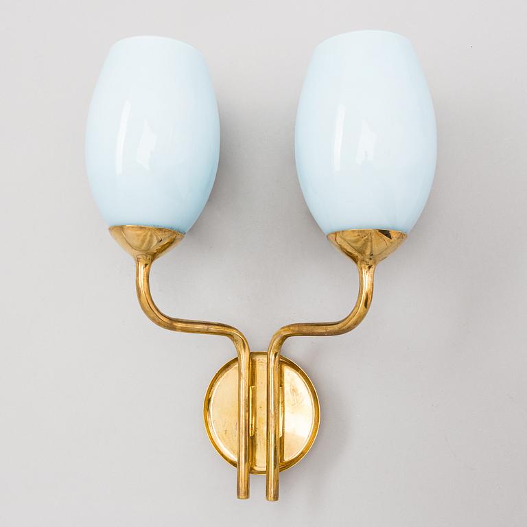 Paavo Tynell, a mid-20th century wall light for Taito.