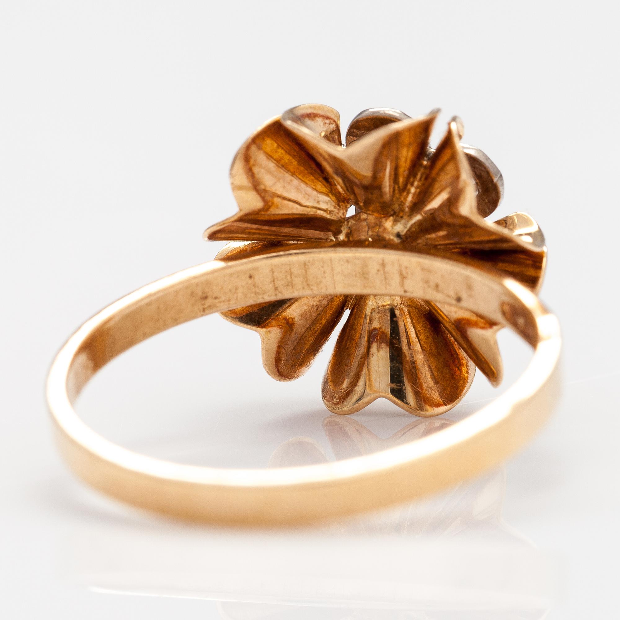 ELIS KAUPPI, A 14K gold ring with diamonds ca. 0.14 ct in total. Kupittaan kulta,Turku.