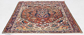 Carpet, semi-antique Chahamahal  Bakhtiari, approx. 220 x 155 cm.