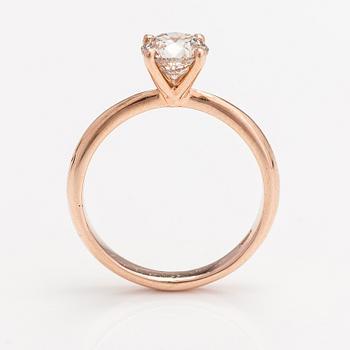 A 14K rose gold ring with a ca. 0.87 ct light brown diamond.