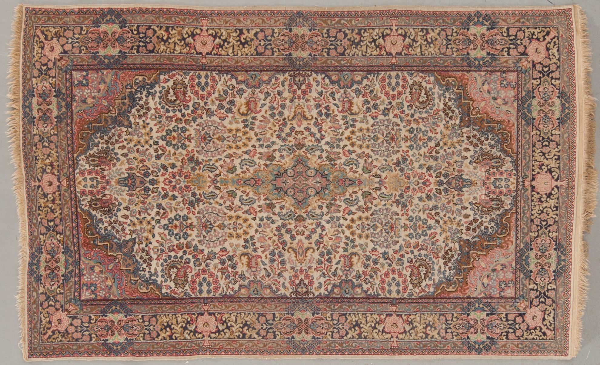 MATTA, antik/semiantik, Kirman laver, ca 195 x 123 cm.