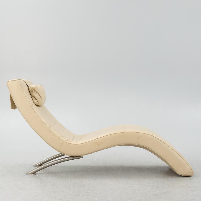 A reclininger, Neiser, contemporary.