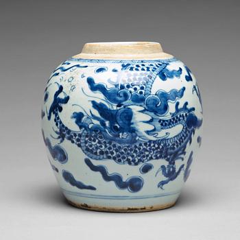 893. A blue and white Transitional jar, 17th Century.