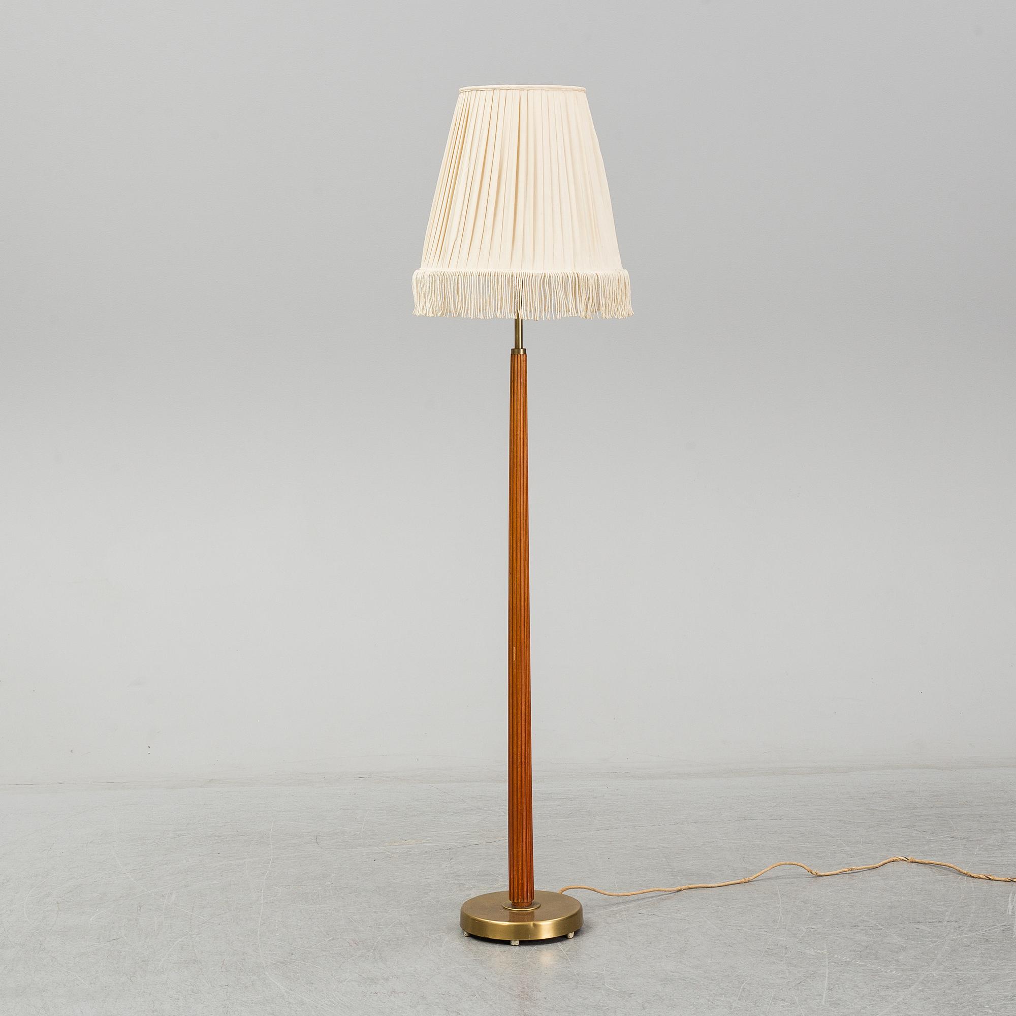 HANS BERGSTRÖM, A 1950's floor light for Ateljé Lyktan, Åhus, Sweden.