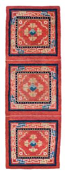 178. MEDITATION RUG. Semi-antique Baotou. 177,5 x 61,5 cm. China.