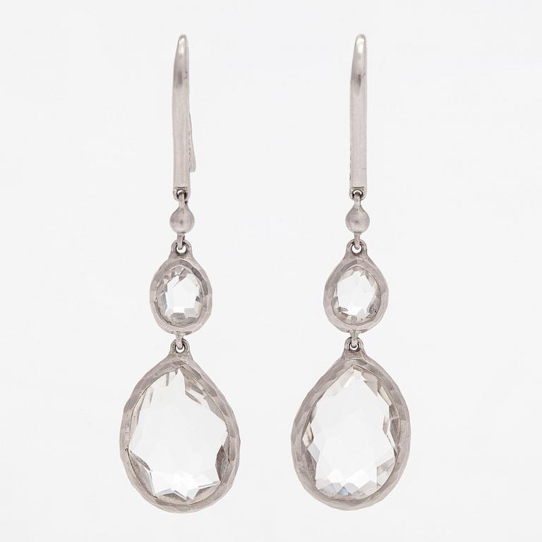 Gucci, örhängen, 18K vitguld och bergskristall.