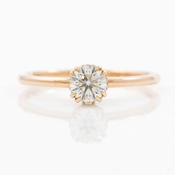 Ring 14K guld med briljantslipade diamanter.