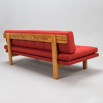 Carl Gustaf Hiort af Ornäs, A 1950s 'Pajatso' sofa for Puunveisto Oy - Wood work Ltd.