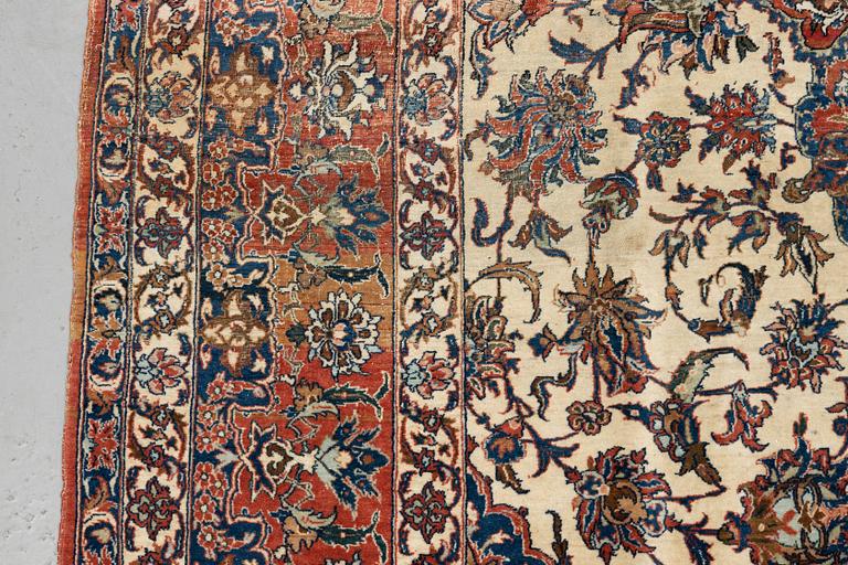 A carpet, semi-antique Esfahan, ca 375 x 252 cm.