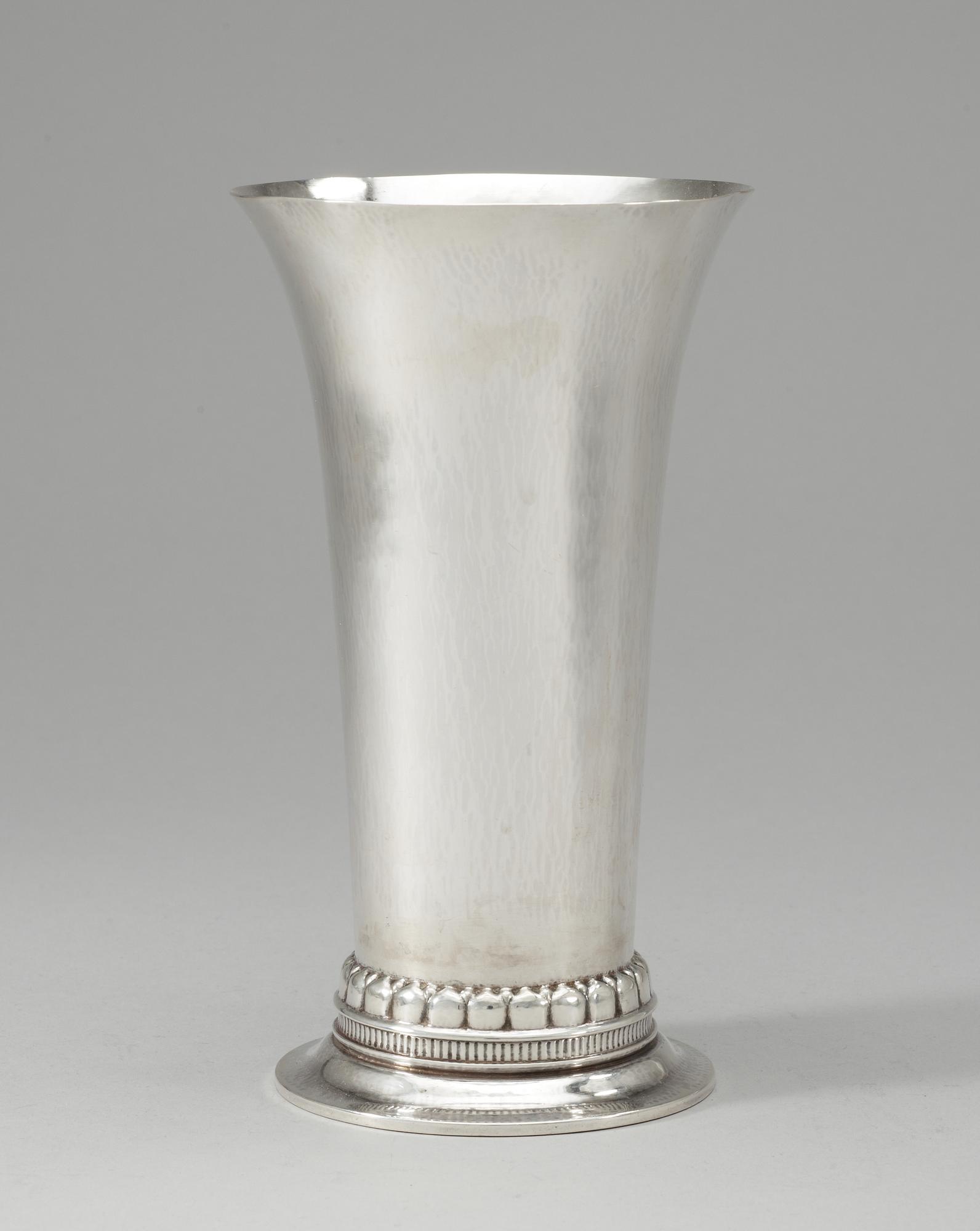 VAS, sterling silver, Georg Jensen, Köpenhamn 1919, design nr 115.