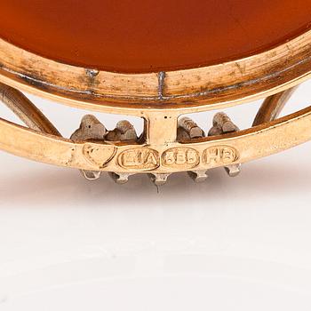 Hänge, 14K guld, agate cameo and diamonds ca. 0.20 ct in total. Einari Ailio, Jyväskylä 1985.