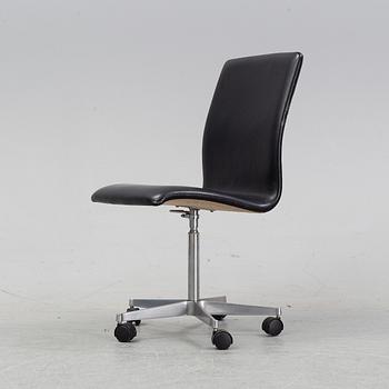 Arne Jacobsen, skrivbordsstol, "Oxford", Fritz Hansen, Danmark, 1985.