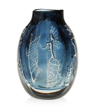 An Edvin Öhrström Ariel glass vase, Orrefors 1954.