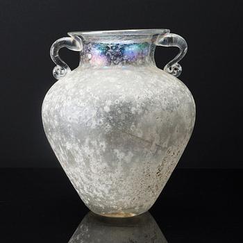 AN ARCHIMEDE SEGUSO "SCAVO BIANCO" VASE, MURANO.