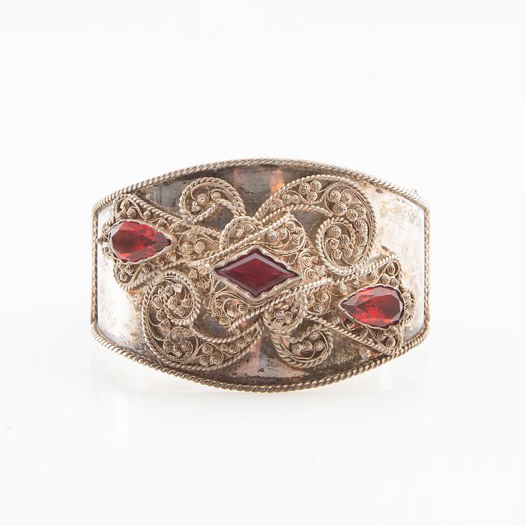 Bracelet of silver and faceted glass, second half of the 19th century.