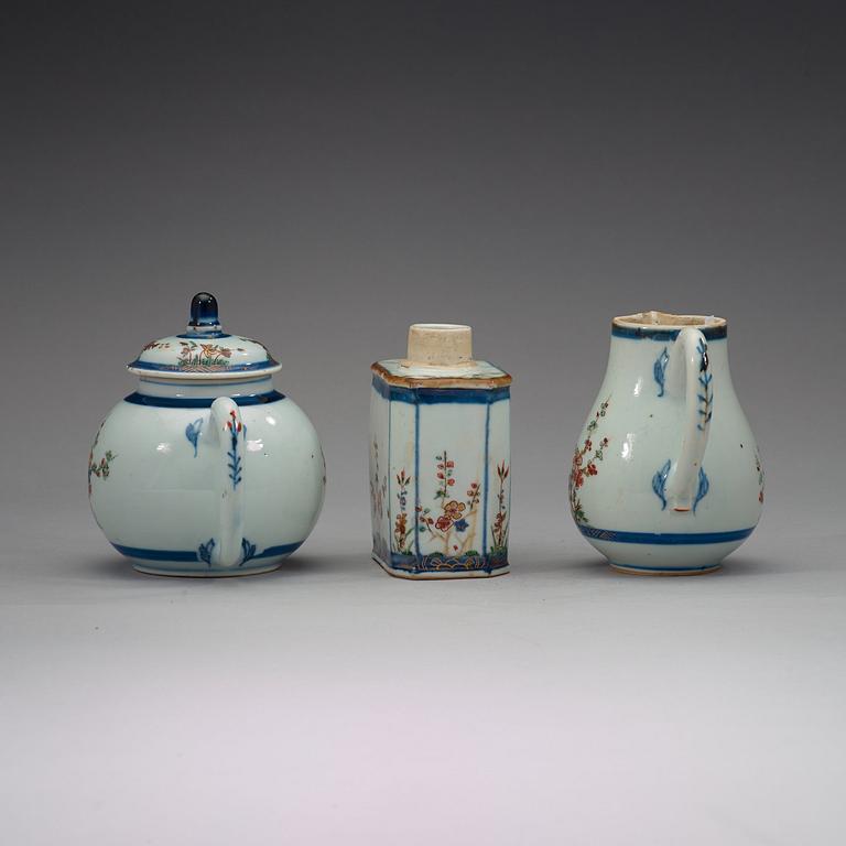 A part tea service, Qing dynasty, 18th Century.