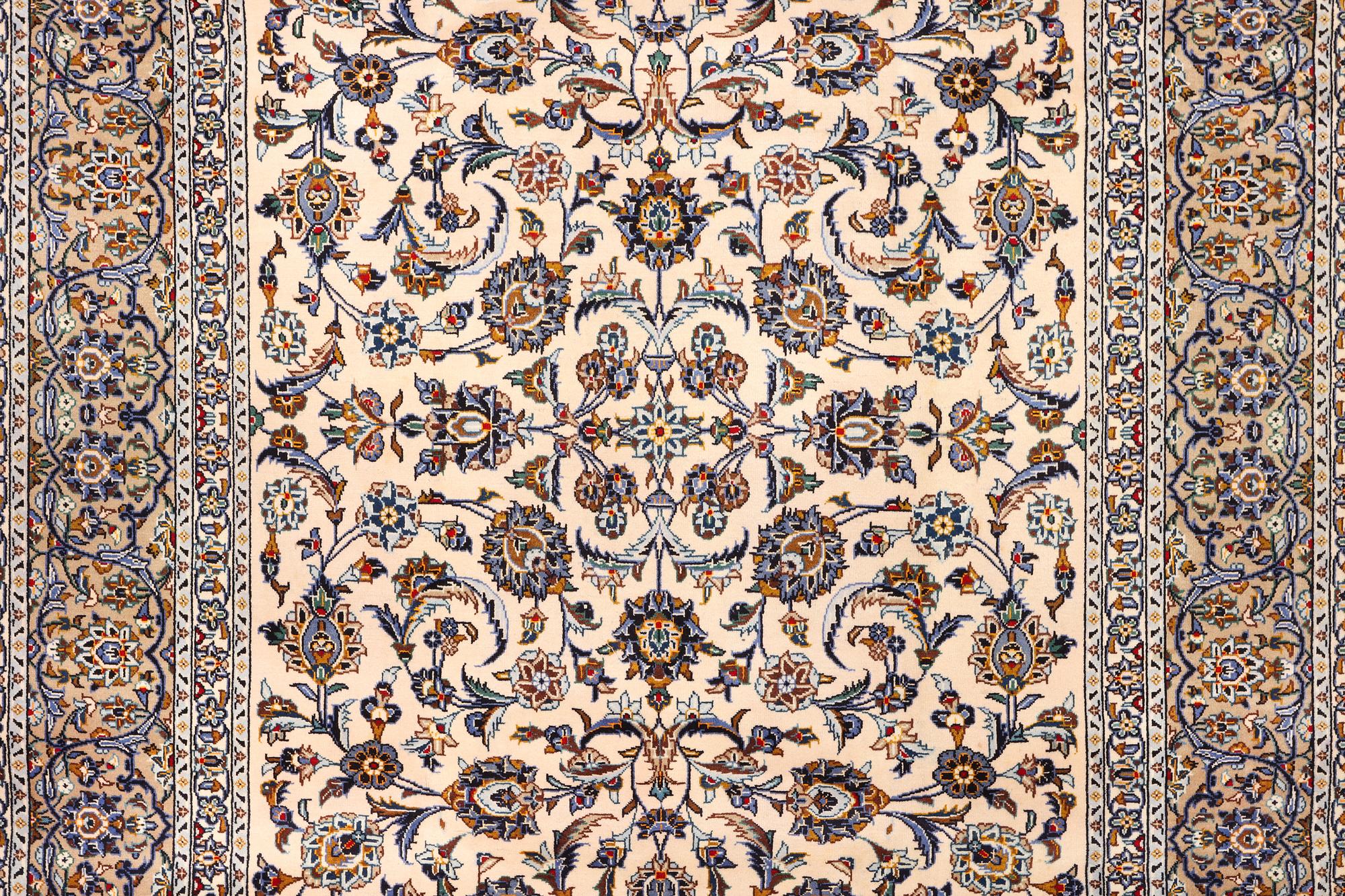 A Keshan carpet, c. 333 x 233 cm.
