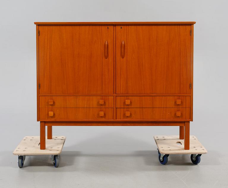 SIDEBOARD, 1900-talets tredje kvartal.