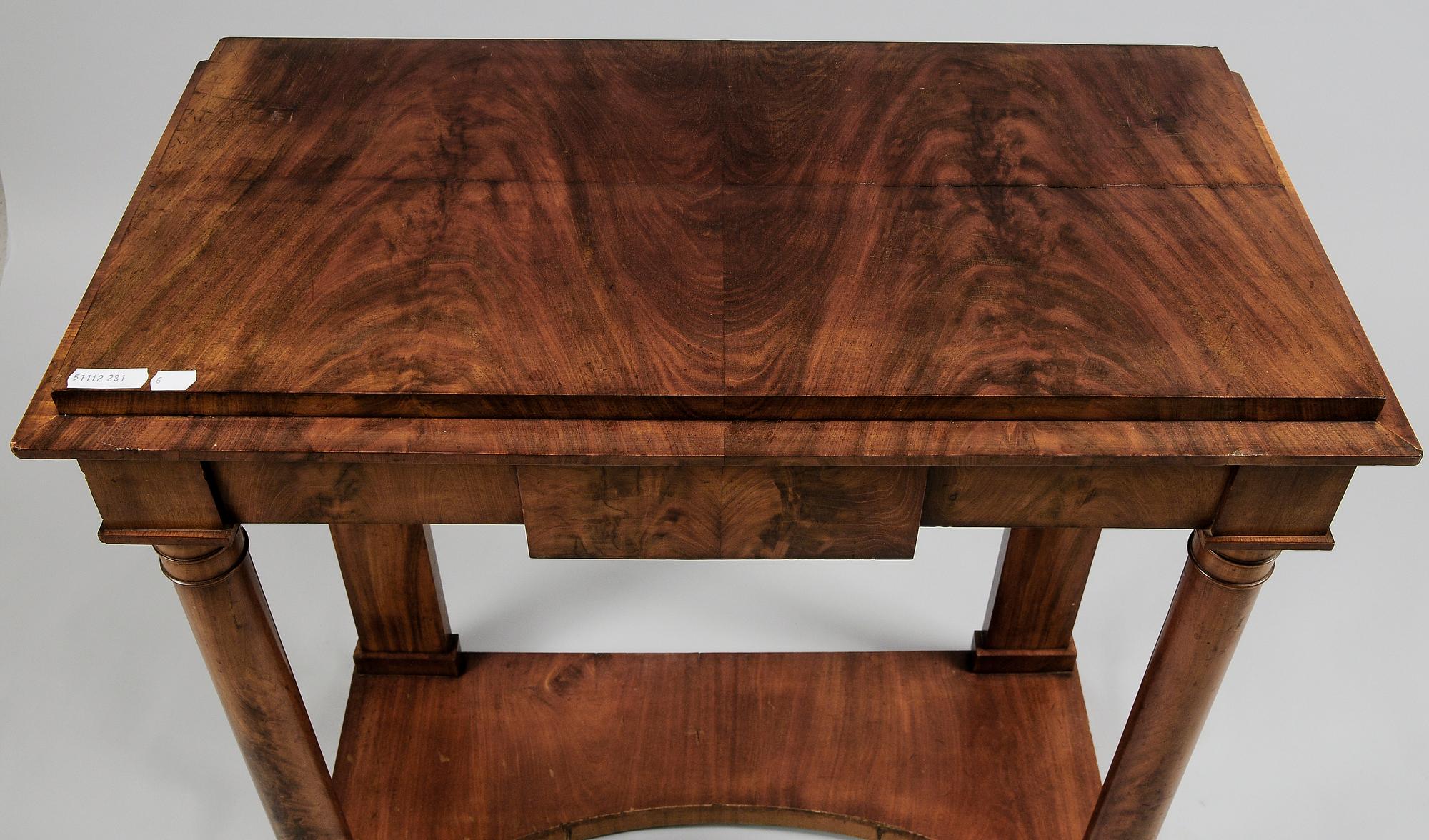 SPEGEL MED BORD, Karl Johan, 1800-talets första hälft.