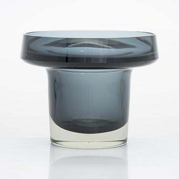 Kaj Franck, A glass vase, model KF 260. Signed K Franck Nuutajärvi Notsjö -60.