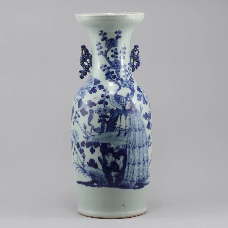 GOLVURNA, porslin, Kina, 1800-tal.