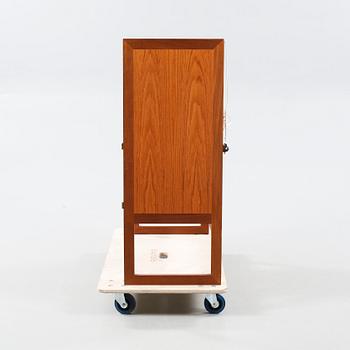 ARNE WAHL IVERSEN, barskåp, "Varié B", ur Varié-serien,  Möbel-Ikea, modell lanserad 1960.