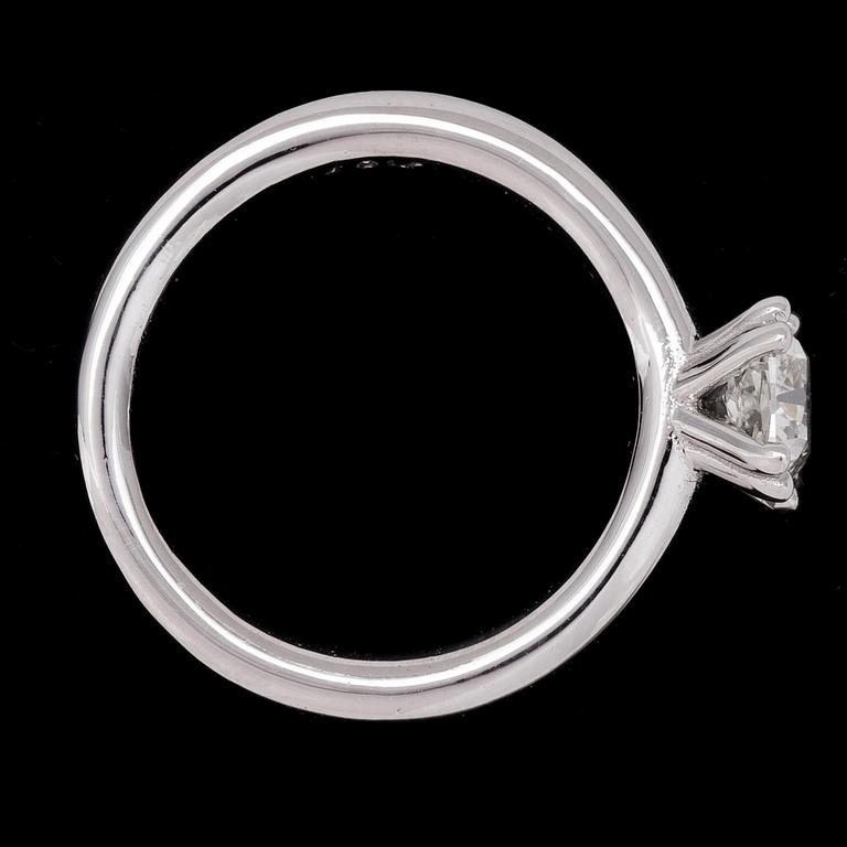 RING, cushion cut diamant, 1.27 ct. Cert. GIA.