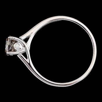 RING, 18K vitguld, briljantslipad diamant ca 0.76 ct. Vikt ca 3 g.