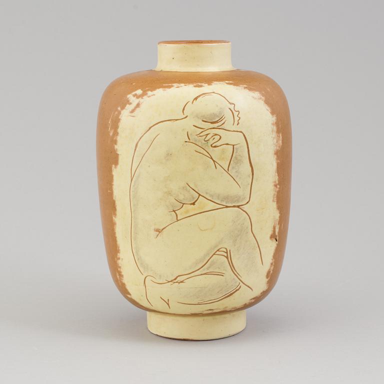 A vase by Vicke Lindstrand for Upsala Ekeby, 1940s.