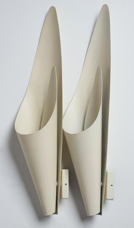 Harald Elof Notini, a pair of wall sconces, model "8753", Arvid Böhlmarks Lampvarufabrik, Stockholm 1950's.
