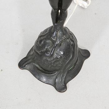 A Gerda Sprinchorn, table lamp, "Solen", Herman Bergmans Gjuteri, Stockholm, Art Nouveau bronze.