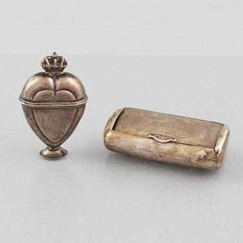 Snuff box and heart-shaped box, unmarked, Scandinavia 18th-19th century.