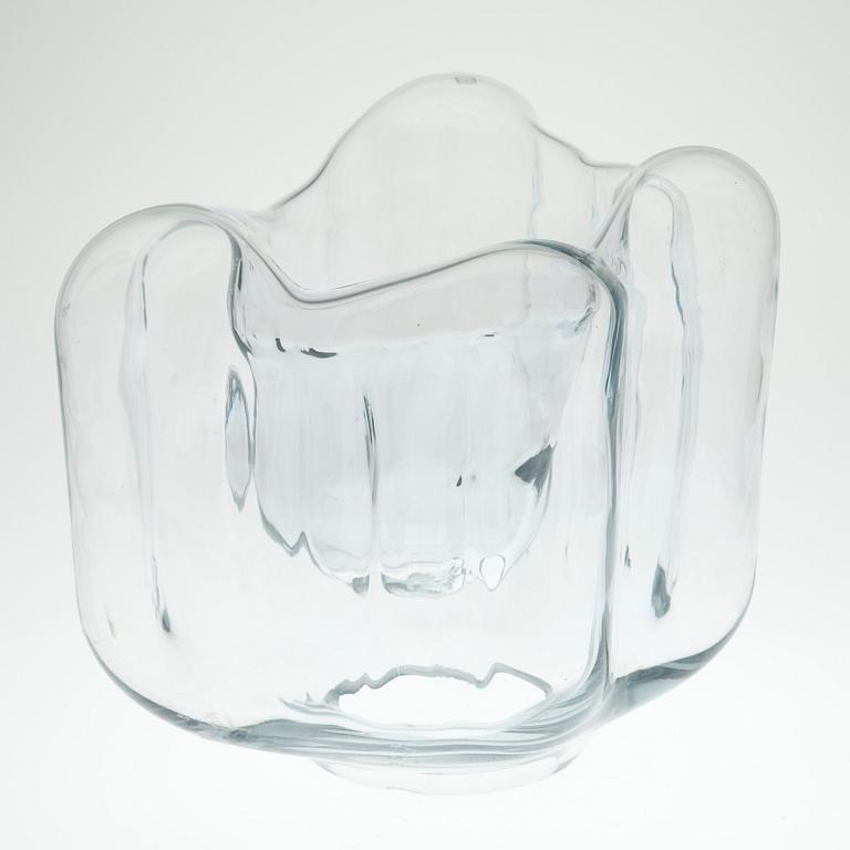 Erkkitapio Siiroinen, A GLASSCULPTURE.