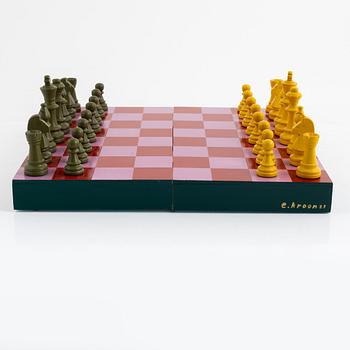 Evelina Kroon, a "Bloody Queen" chess set, Sweden 2023.