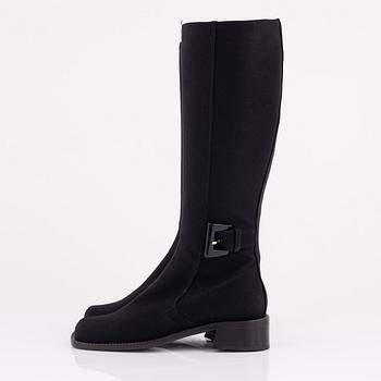 Prada, a pair of black boots, size 37.