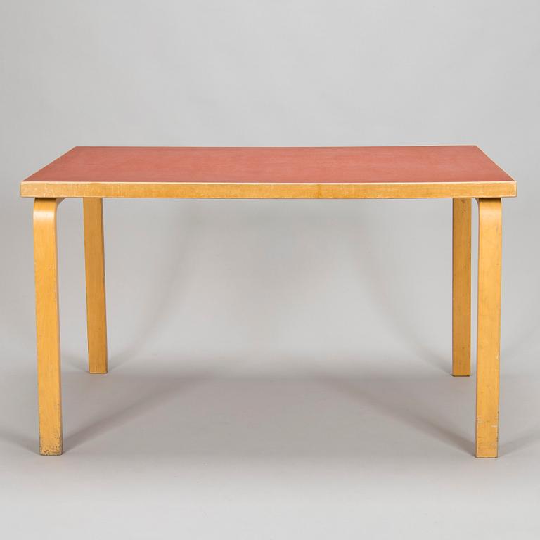 Alvar Aalto, a mid-20th-century '82' table for O.Y. Huonekalu- ja Rakennustyötehdas.