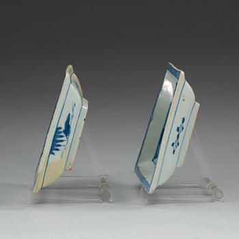 A pair of blue and white dishes, Ming dynasty, 17th Century.