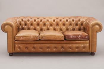 SOFFA och FÅTÖLJ, chesterfieldmodell, 1900-talets slut.